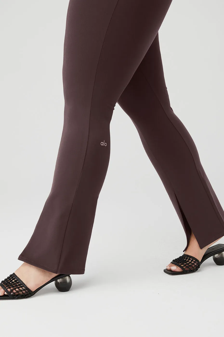 Airbrush High-Waist 7/8 Flutter Legging - Raisin