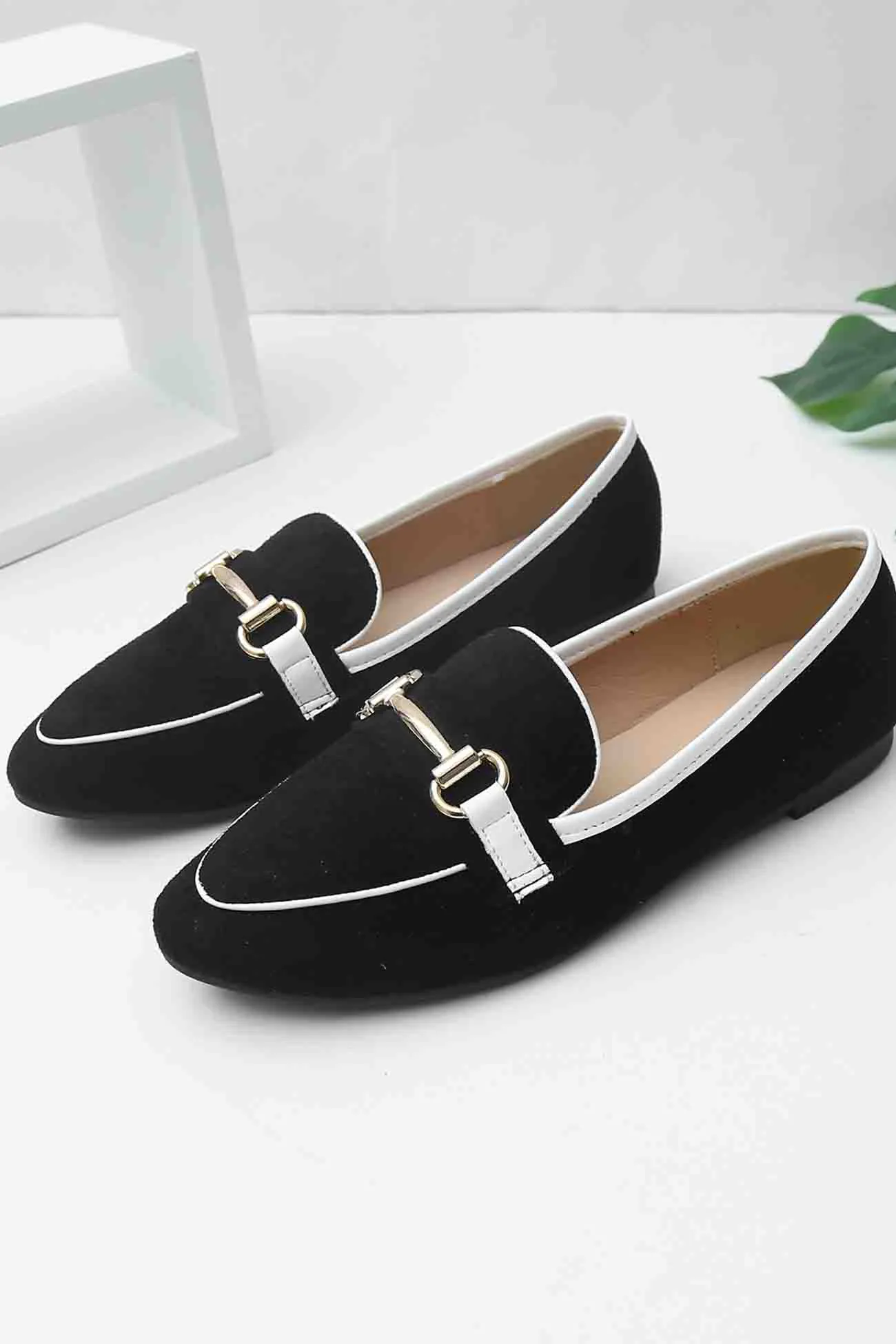 Amozae-Contrast Suede Chain Loafers