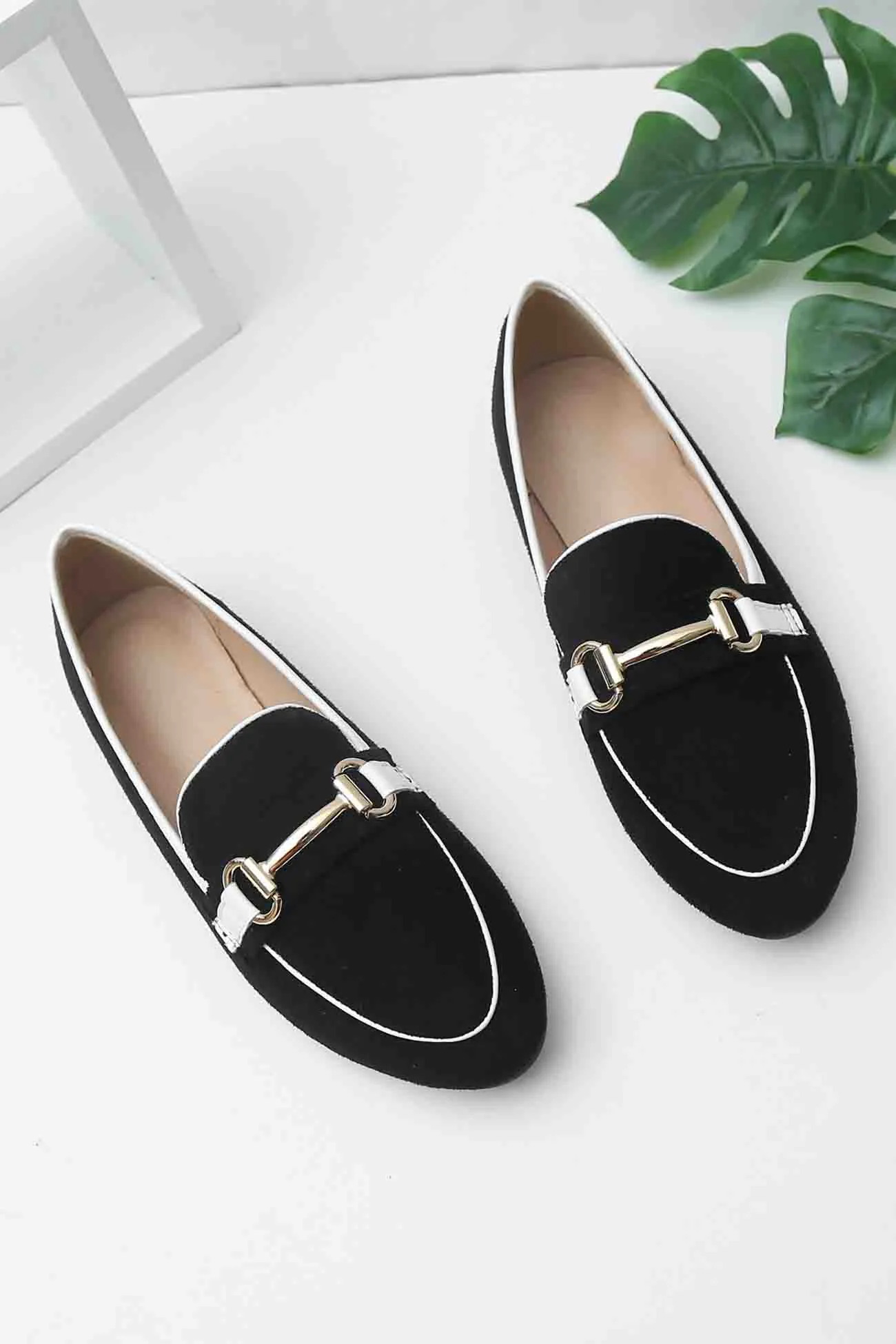 Amozae-Contrast Suede Chain Loafers