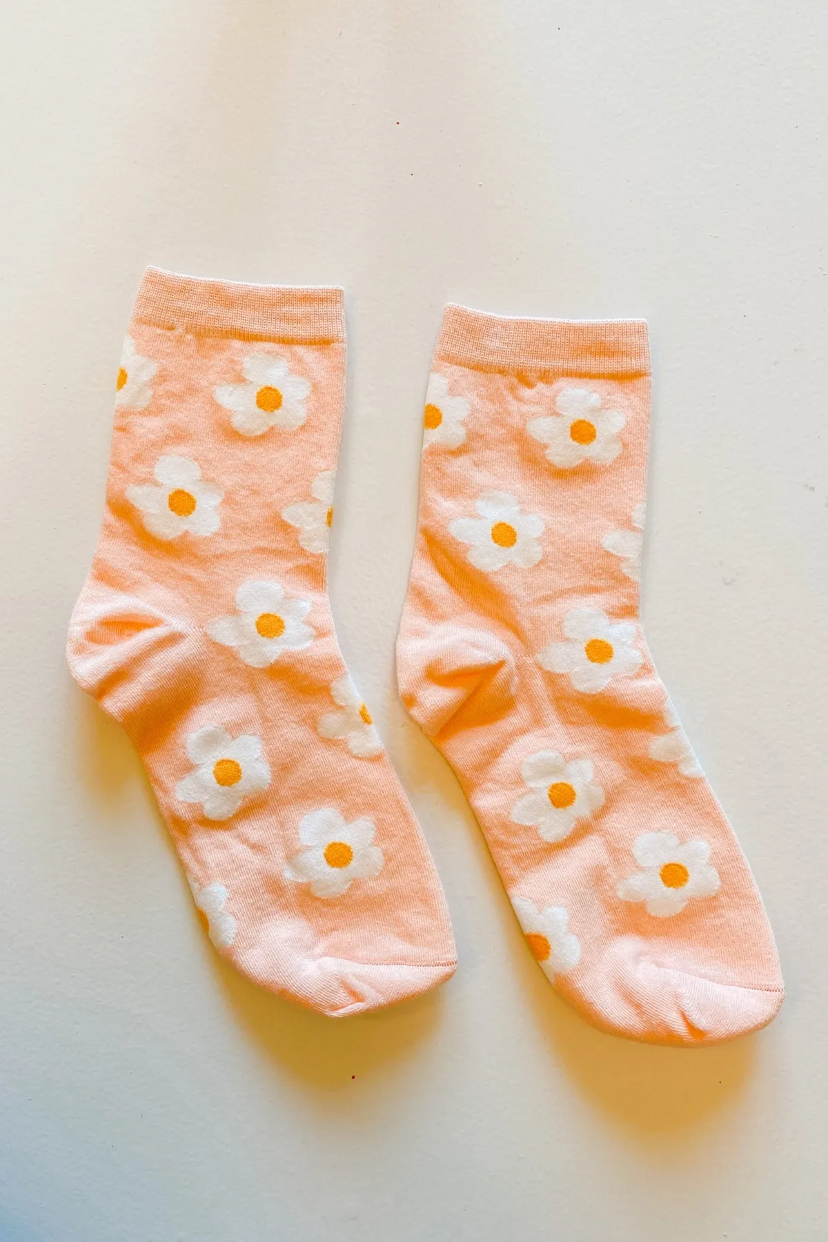 Daisy Socks in Light Peach