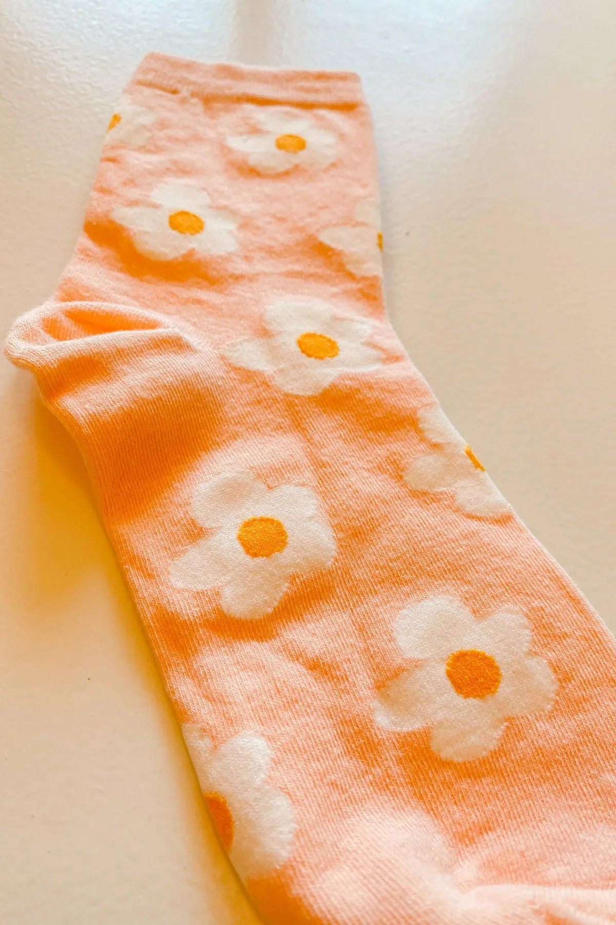 Daisy Socks in Light Peach