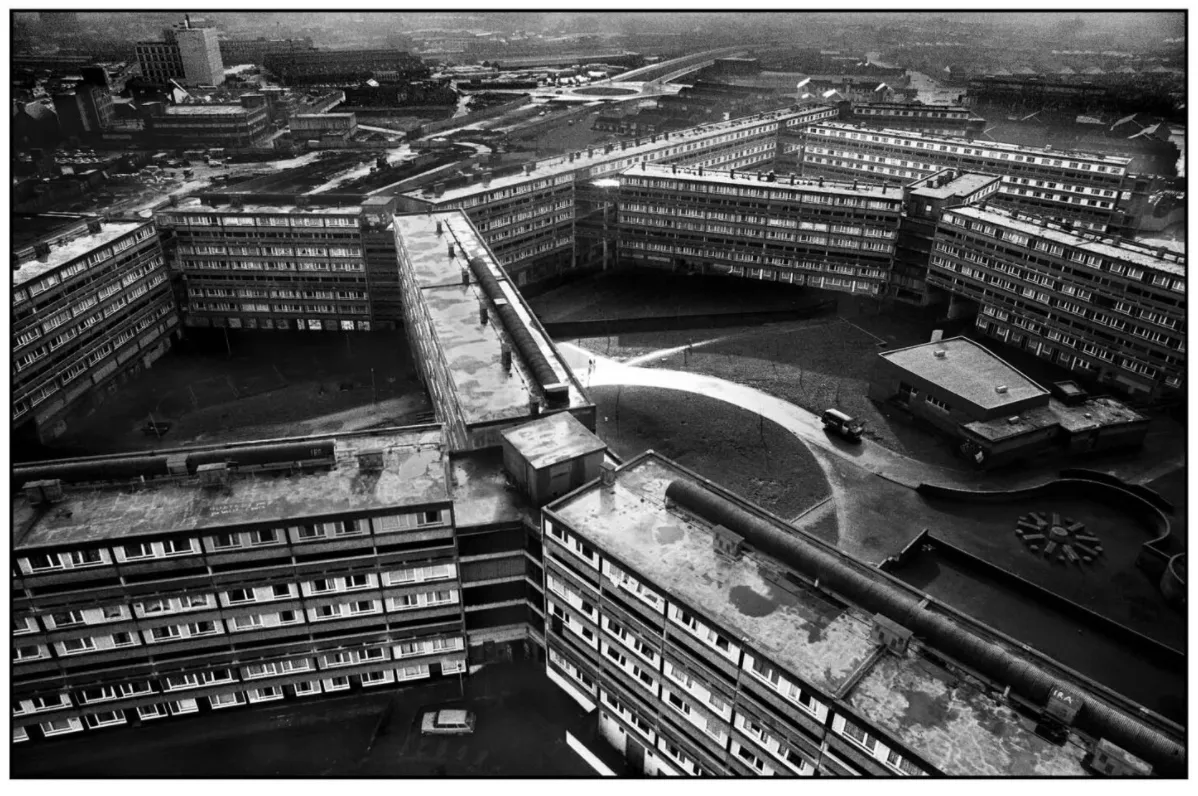 Divis Flats Belfast 1982, Judah Passow