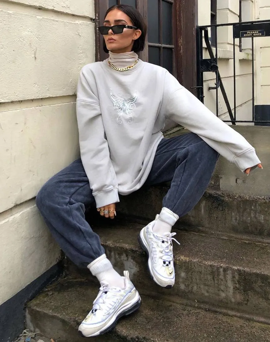 Glo Sweatshirt in Ecru with Butterfly Embro