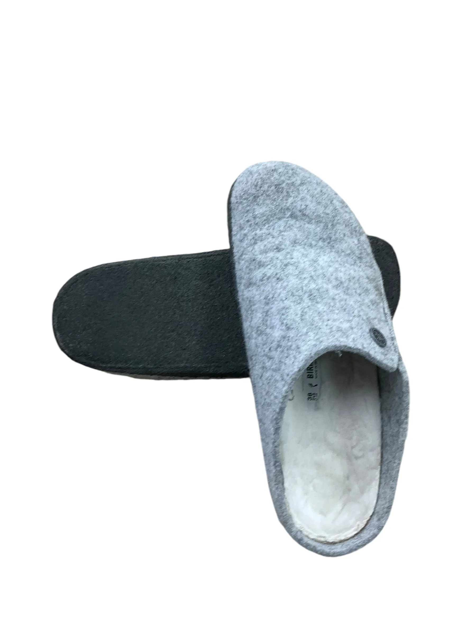 Shoes Flats By Birkenstock In Grey, Size: 7.5